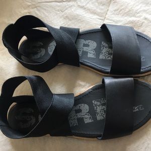 Sorel Women’s Black Leather Strap Sandals Size 9.5